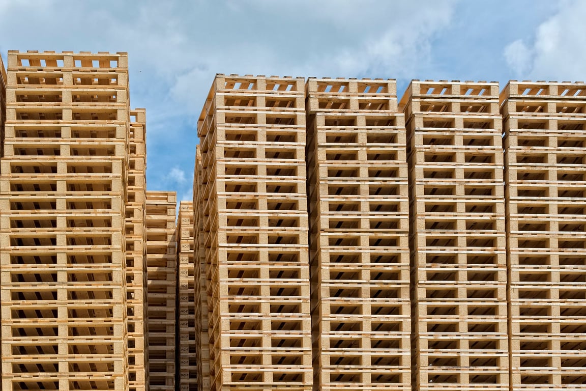 Stringer vs. Block Pallets: Key Differences and How to Choose the Right Type